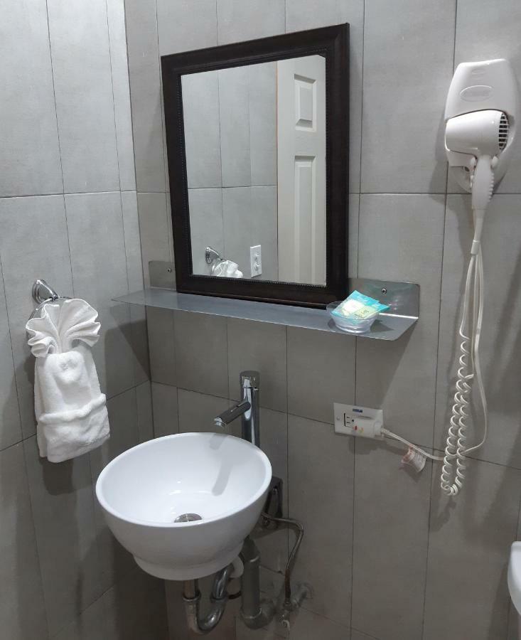 Maya Bella Downtown Hotel Сан-Игнасио Экстерьер фото