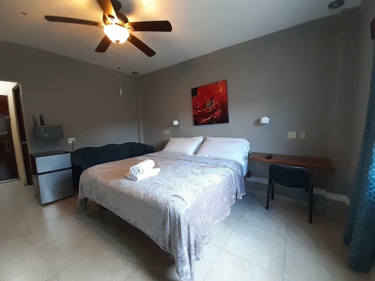 Maya Bella Downtown Hotel Сан-Игнасио Экстерьер фото